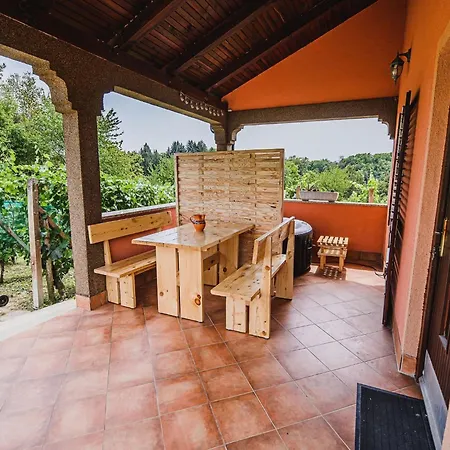 Harvest Horizon With Sauna - One Bedroom Prázdninový dům Brežice