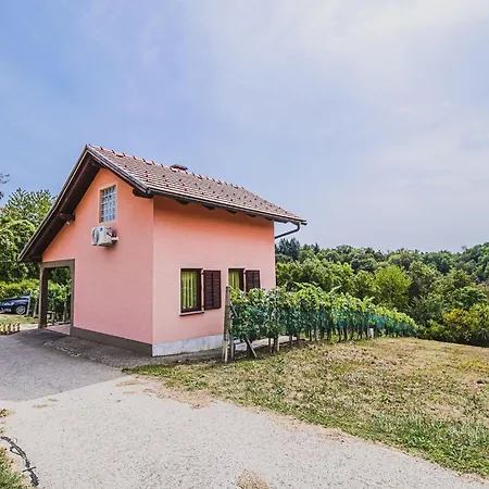 Harvest Horizon With Sauna - One Bedroom 度假居