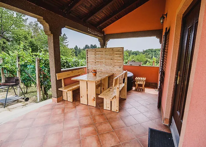 Harvest Horizon With Sauna - One Bedroom Vakantiehuis Brežice