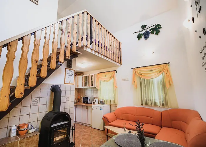Harvest Horizon With Sauna - One Bedroom Počitniška hiša Brezice